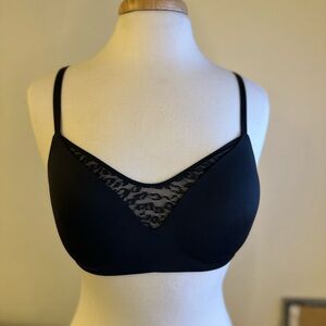 Victoria’s Secret T-shirt lightly lined bra size 32dd e70